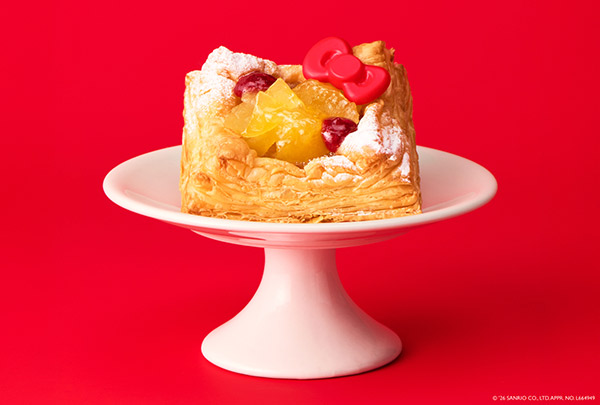 Freshly baked open pie (Hello Kitty)