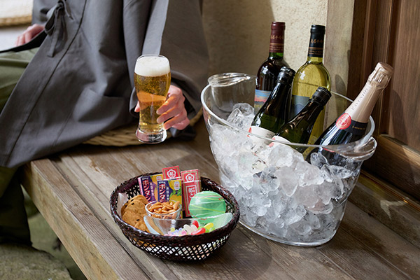 A selection of drinks and seasonal flavors is served.